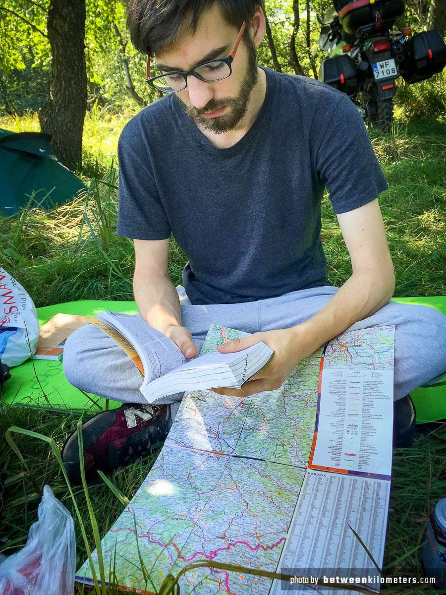 Poranne planowanie trasy na najbliższe dni. Tym razem z analogową mapą. Poranne planowanie trasy na najbliższe dni. Tym razem z analogową mapą.