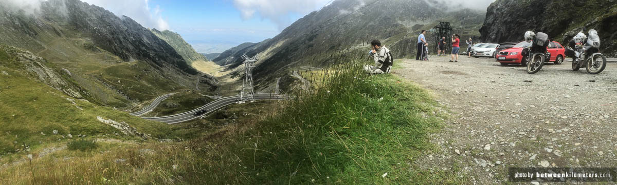 Śniadanie z widokiem na trasę z Top Gear. Śniadanie z widokiem na Trasę Transfogarską